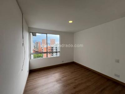 Apartamento de 3 alcobas en arriendo en Los Balsos, Medellín, 200 m² · foto 7 de 16