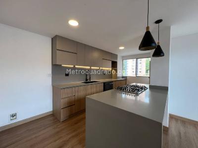 Apartamento de 3 alcobas en arriendo en Los Balsos, Medellín, 200 m² · foto 9 de 16