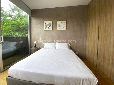 Apartamento de 2 alcobas en arriendo en Loma De Los Parra, Medellín, 97 m² · foto 12 de 17