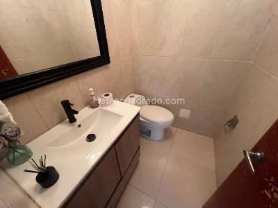 Casa de 3 alcobas en venta en El Tesoro, Medellín, 320 m² · foto 14 de 18