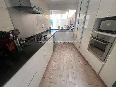 Casa de 3 alcobas en venta en El Tesoro, Medellín, 320 m² · foto 5 de 18