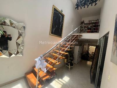 Casa de 3 alcobas en venta en El Tesoro, Medellín, 320 m² · foto 7 de 18