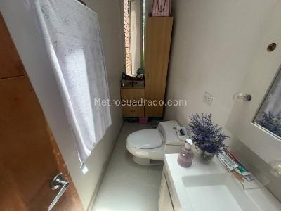 Casa de 3 alcobas en venta en El Tesoro, Medellín, 320 m² · foto 8 de 18