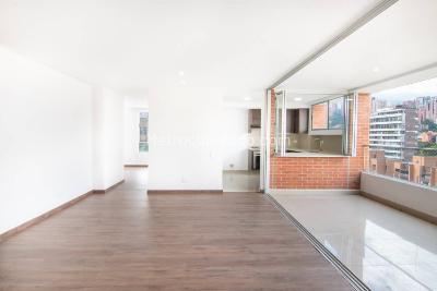 Apartamento de 3 alcobas en arriendo en Loma De Los Parra, Medellín, 135 m² · foto 3 de 15