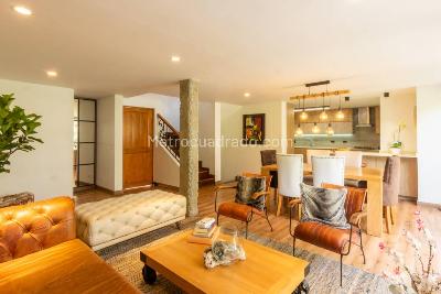 Casa de 3 alcobas en venta en El Tesoro, Medellín, 302 m² · foto 3 de 20