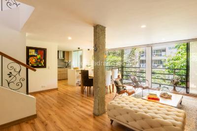 Casa de 3 alcobas en venta en El Tesoro, Medellín, 302 m² · foto 5 de 20