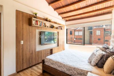 Casa de 3 alcobas en venta en El Tesoro, Medellín, 302 m² · foto 6 de 20