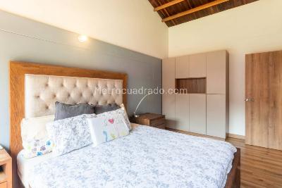 Casa de 3 alcobas en venta en El Tesoro, Medellín, 302 m² · foto 8 de 20