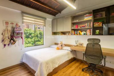 Casa de 3 alcobas en venta en El Tesoro, Medellín, 302 m² · foto 9 de 20