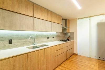 Casa de 3 alcobas en venta en El Tesoro, Medellín, 302 m² · foto 14 de 20