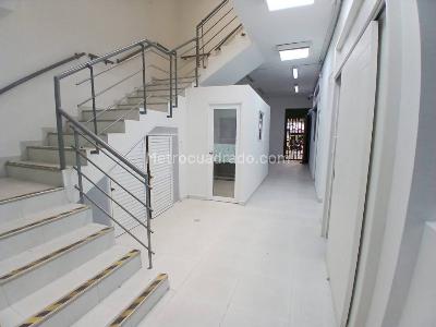 Casa de 5 alcobas en arriendo en Centro, Medellín, 450 m² · foto 3 de 16