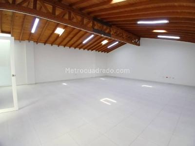 Casa de 5 alcobas en arriendo en Centro, Medellín, 450 m² · foto 6 de 16