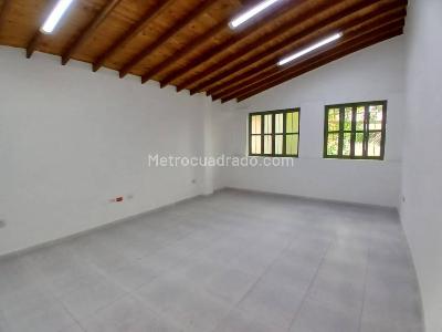 Casa de 5 alcobas en arriendo en Centro, Medellín, 450 m² · foto 7 de 16