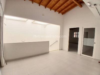 Casa de 5 alcobas en arriendo en Centro, Medellín, 450 m² · foto 11 de 16