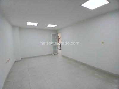 Casa de 5 alcobas en arriendo en Centro, Medellín, 450 m² · foto 13 de 16