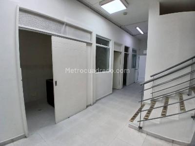 Casa de 5 alcobas en arriendo en Centro, Medellín, 450 m² · foto 14 de 16