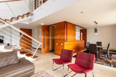 Apartamento de 3 alcobas en venta en Loma De Los Parra, Medellín, 207 m² · foto 2 de 20