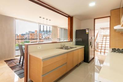 Apartamento de 3 alcobas en venta en Loma De Los Parra, Medellín, 207 m² · foto 11 de 20