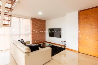 Apartamento de 3 alcobas en venta en Loma De Los Parra, Medellín, 207 m² · foto 14 de 20