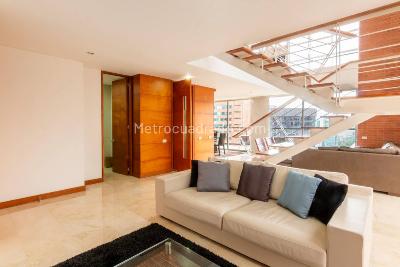 Apartamento de 3 alcobas en venta en Loma De Los Parra, Medellín, 207 m² · foto 16 de 20