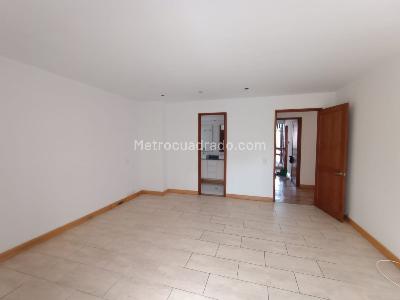 Apartamento de 3 alcobas en arriendo en El Poblado, Medellín, 260 m² · foto 11 de 14