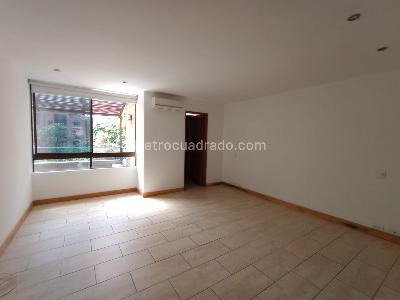 Apartamento de 3 alcobas en arriendo en El Poblado, Medellín, 260 m² · foto 13 de 14
