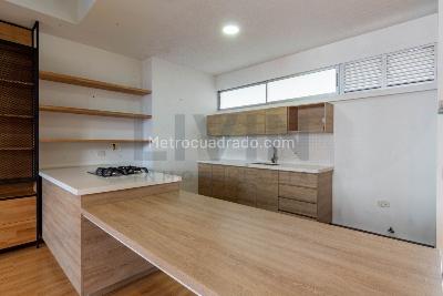 Apartamento de 2 alcobas en arriendo en Loma De Los Parra, Medellín, 95 m² · foto 4 de 12