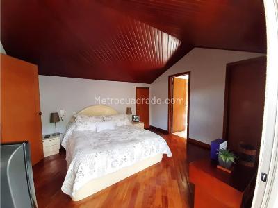 Apartamento de 3 alcobas en venta en Bella Suiza, Bogotá, 146 m² · foto 6 de 11