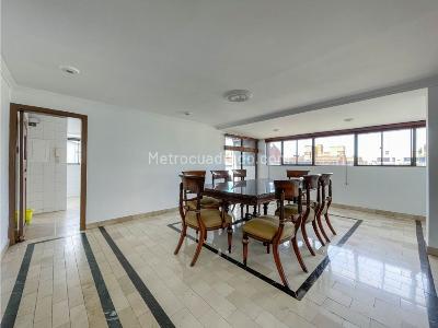 Apartamento de 3 alcobas en venta en Santa Paula, Bogotá, 235 m² · foto 3 de 19