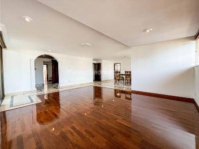 Apartamento de 3 alcobas en venta en Santa Paula, Bogotá, 235 m² · foto 5 de 19