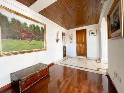 Apartamento de 3 alcobas en venta en Santa Paula, Bogotá, 235 m² · foto 9 de 19