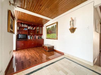 Apartamento de 3 alcobas en venta en Santa Paula, Bogotá, 235 m² · foto 10 de 19