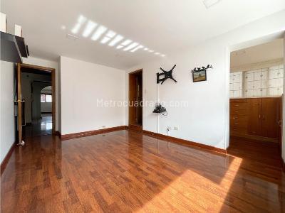 Apartamento de 3 alcobas en venta en Santa Paula, Bogotá, 235 m² · foto 11 de 19
