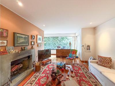 Apartamento de 3 alcobas en venta en La Cabrera, Bogotá, 286 m² · foto 2 de 15