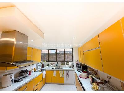 Apartamento de 3 alcobas en venta en La Cabrera, Bogotá, 286 m² · foto 5 de 15