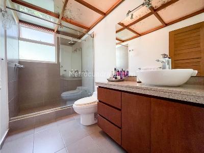 Casa de 5 alcobas en venta en El Refugio, Bogotá, 666 m² · foto 17 de 20