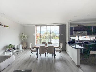 Apartamento en venta en Chico Navarra, Bogotá · foto 3 de 14