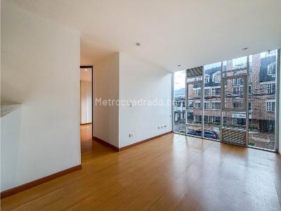 Apartamento de 2 alcobas en venta en Santa Barbara, Bogotá, 40 m² · foto 1 de 10