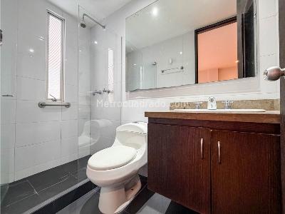 Apartamento de 2 alcobas en venta en Santa Barbara, Bogotá, 40 m² · foto 9 de 10