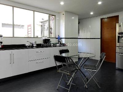 Apartamento en venta en Chico Navarra, Bogotá · foto 9 de 18