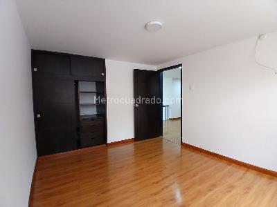 Casa de 4 alcobas en venta en Santa Ana Occidental, Bogotá, 350 m² · foto 4 de 12