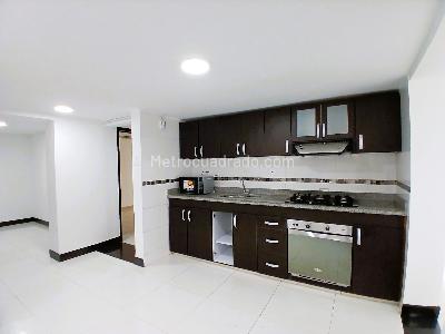 Casa de 4 alcobas en venta en Santa Ana Occidental, Bogotá, 350 m² · foto 7 de 12