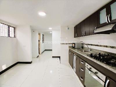 Casa de 4 alcobas en venta en Santa Ana Occidental, Bogotá, 350 m² · foto 8 de 12