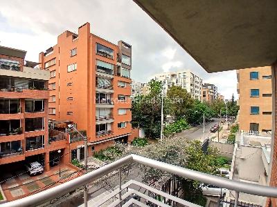 Apartamento de 3 alcobas en venta en Chico Norte, Bogotá, 140 m² · foto 4 de 12