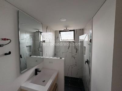 Apartaestudio en venta en La Castellana, Bogotá, 27 m² · foto 3 de 20
