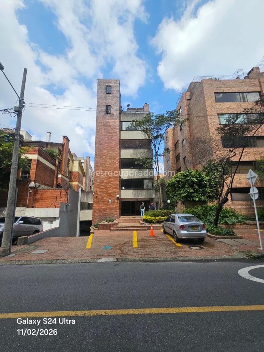 Apartamento de 3 habitaciones en arriendo en Los Rosales Reservado, Bogotá — imagen 1 de 20