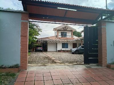 Casa de 3 alcobas en venta en Cd Parcelacion Caracol, Villavicencio, 302 m² · foto 4 de 14