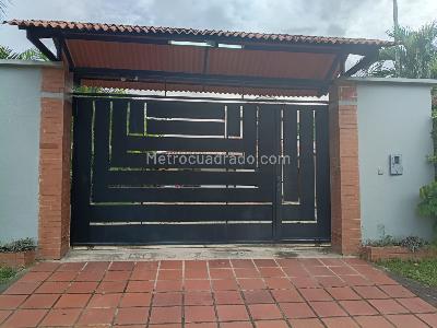 Casa de 3 alcobas en venta en Cd Parcelacion Caracol, Villavicencio, 302 m² · foto 2 de 14