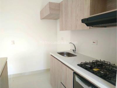 Apartamento de 3 alcobas en venta en Niquia, Bello, 73 m² · foto 5 de 18