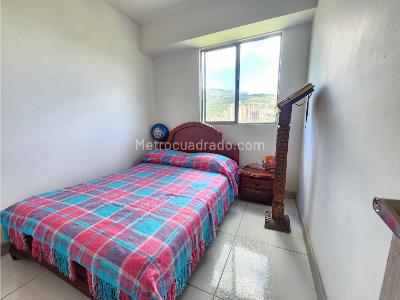 Apartamento de 3 alcobas en venta en Niquia, Bello, 73 m² · foto 9 de 18
